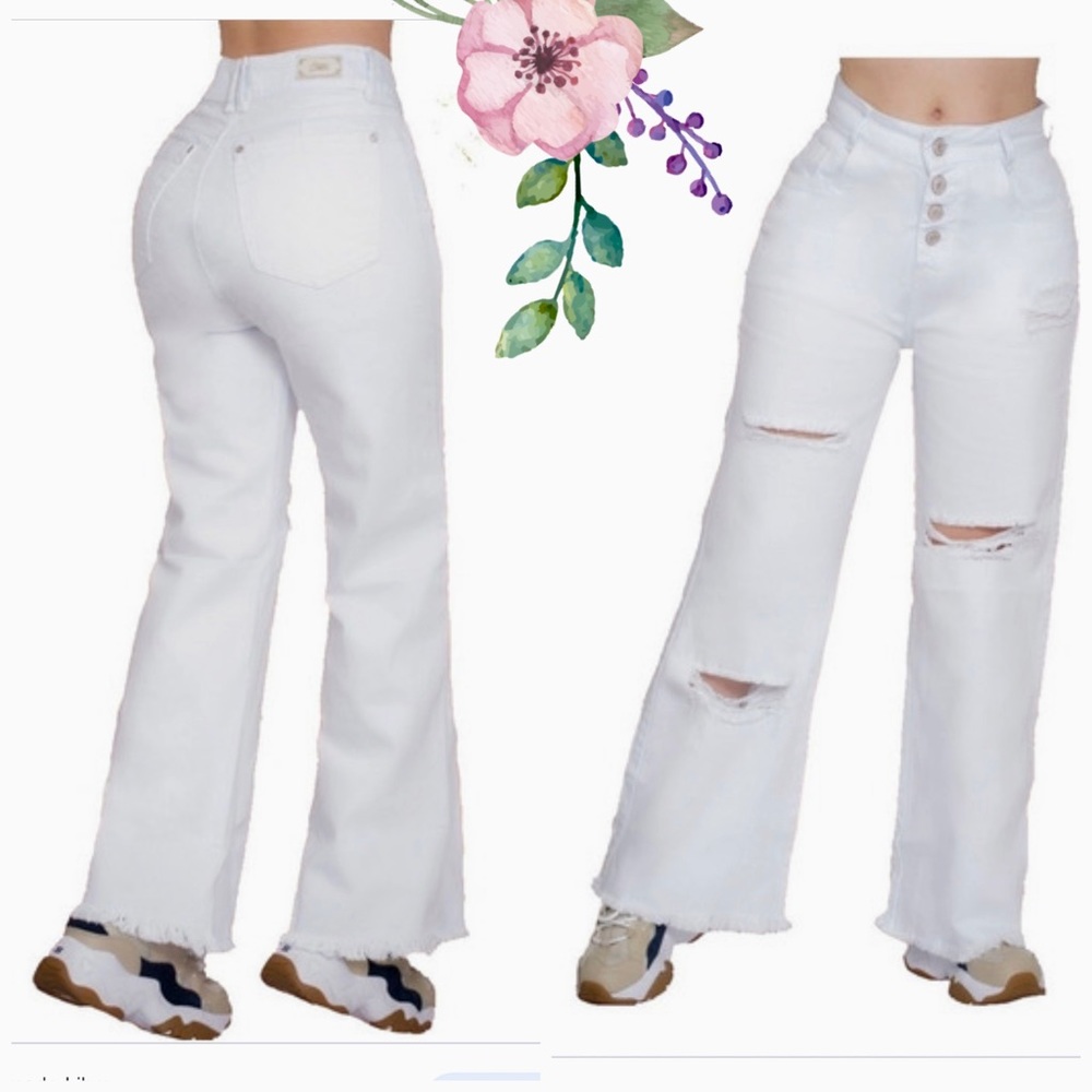 Wide leg boyfriend jeans.